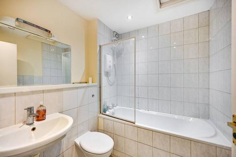 1 bedroom flat for sale, Cheltenham Close, New Malden, KT3