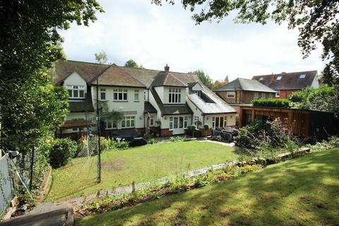 10 Herington Grove, Hutton, Brentwood, CM13 2NN