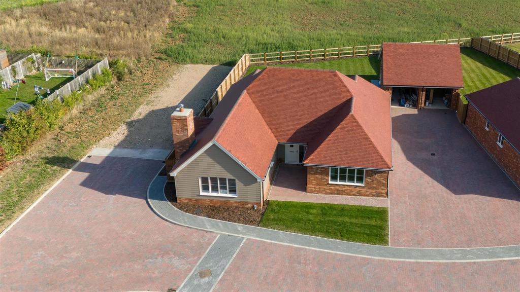 Duke Street Row, Ipswich IP8 3 bed detached bungalow for sale £695,000