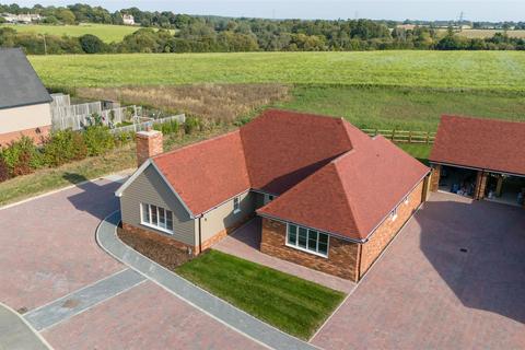 3 bedroom detached bungalow for sale, Duke Street Row, Ipswich IP8