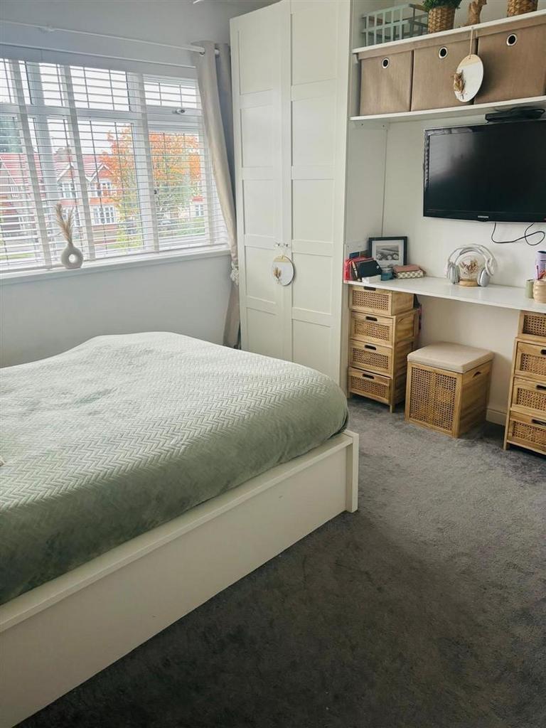 Bed1.jpg