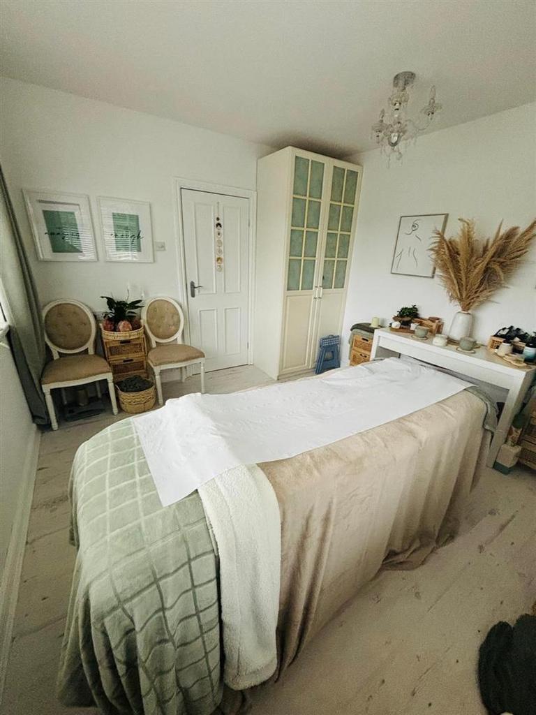 Bed8.jpg