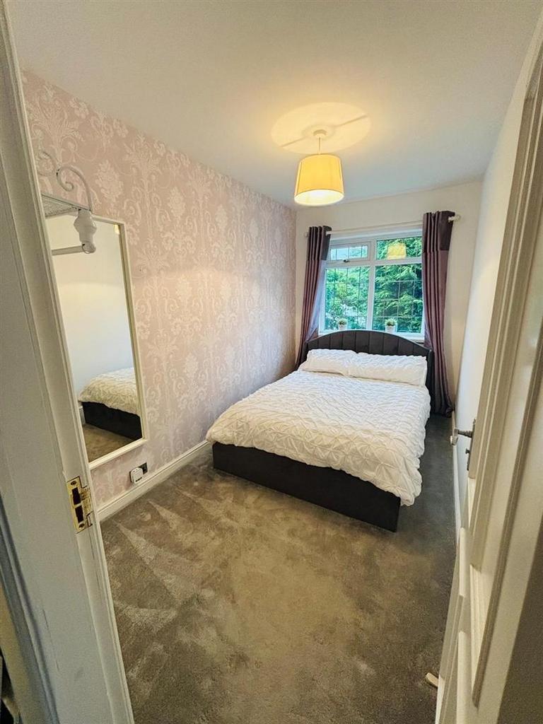 Bed4.jpg