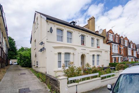 3 bedroom flat to rent, Muswell Avenue, Muswell Hill, London, N10