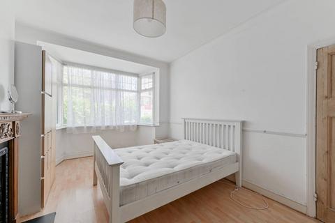 64 Stirling Road, London, N22 5BP