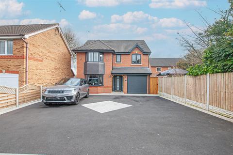 4 bedroom detached house for sale, Demontfort Way, Uttoxeter ST14