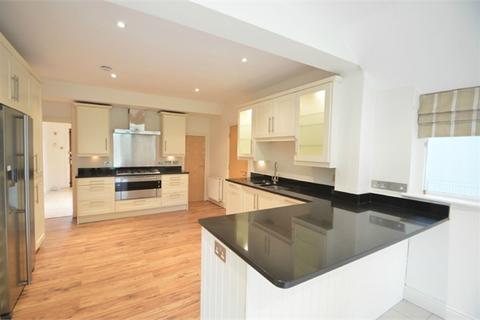 4 bedroom detached house to rent, West Grove, Hersham, Walton-on-Thames, KT12