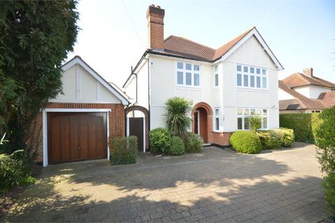 4 bedroom detached house to rent, West Grove, Hersham, Walton-on-Thames, KT12