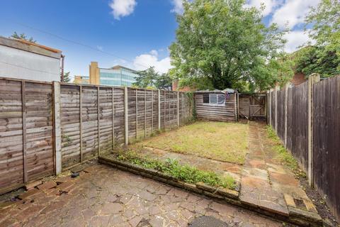 3 bedroom terraced house for sale, Tweed Road, Langley SL3