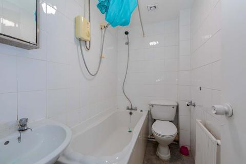36 Tweed Road, Slough, SL3 8XA