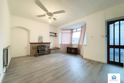 3 bedroom house to rent, Abbey Park Road, Leicester LE4