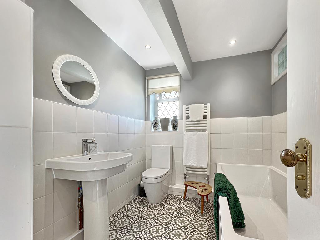 En-Suite Bathroom