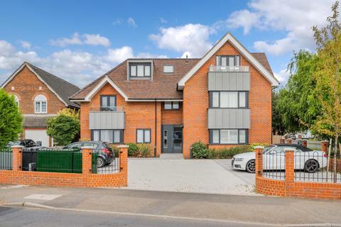 2 bedroom penthouse for sale, Ruxley Lane, Ewell