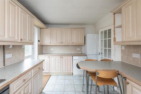 50 Cuckmans Drive, St Albans, AL2 3AX