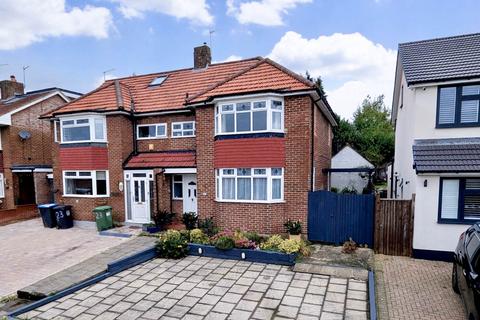 25 Fairway, Hemel Hempstead, HP3 9TP