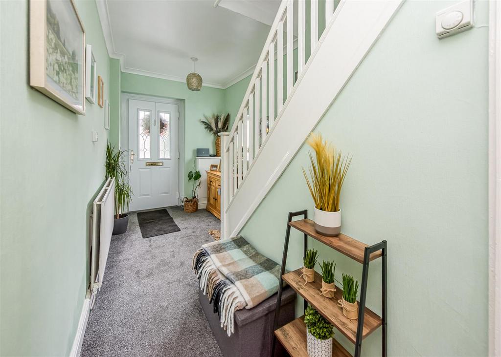 8 Sunridge Avenue-Hall.jpg