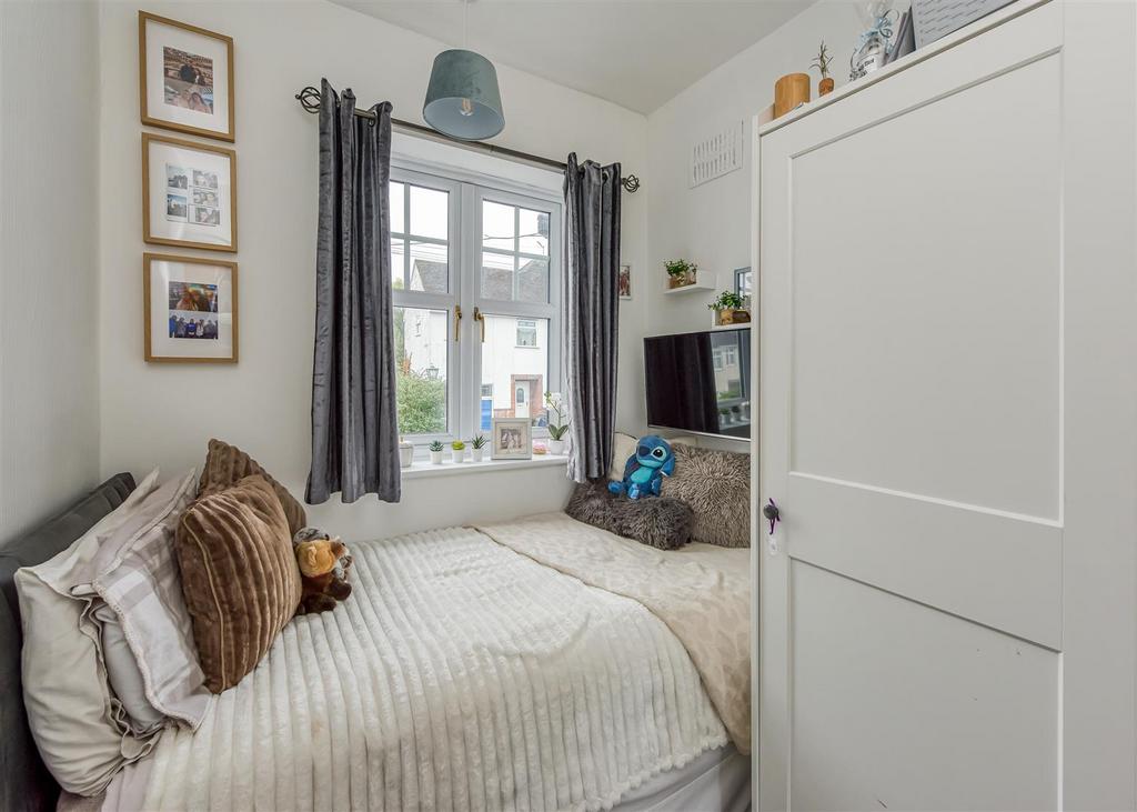 8 Sunridge Avenue-Bedroom 3.jpg