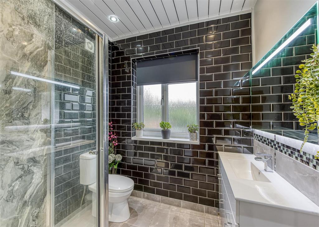 8 Sunridge Avenue-Shower Room.jpg
