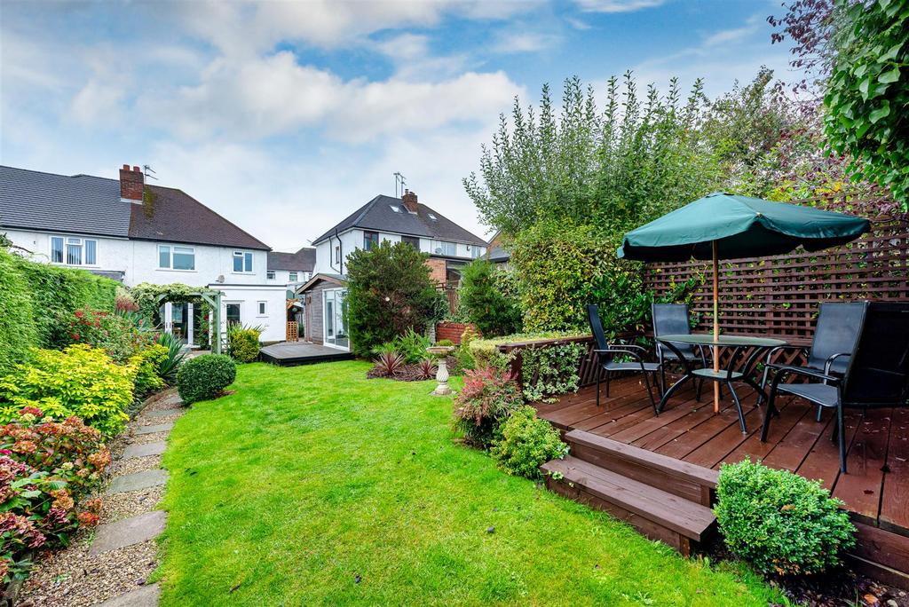 8 Sunridge Avenue-Garden 1.jpg