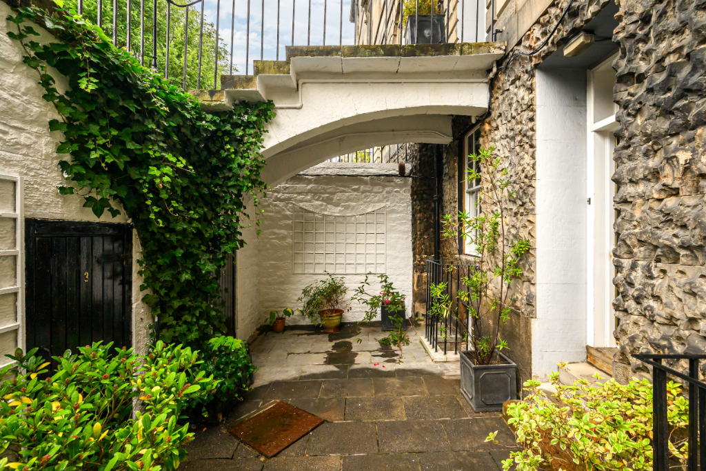 Abercromby Place, Edinburgh EH3 2 bed flat for sale £520,000