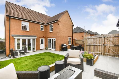 4 bedroom detached house for sale, Radcliffe Grove, Cottingham