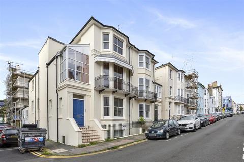 2 bedroom flat to rent, Bedford Place, Brighton