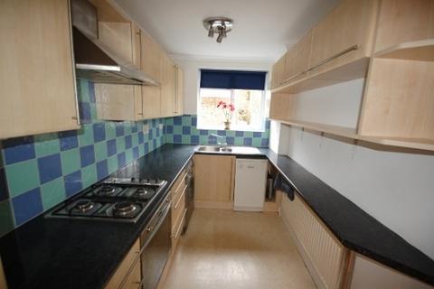 2 bedroom flat to rent, Chiswick High Road, London W4