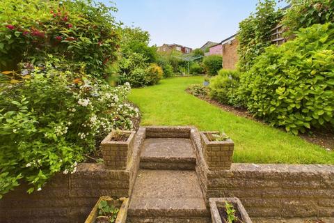 3 bedroom semi-detached house to rent, Cowley Drive, Woodingdean