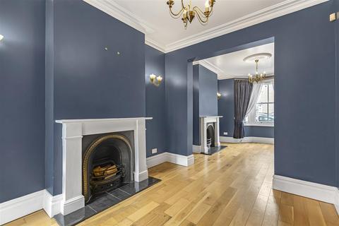 3 bedroom end of terrace house for sale, Sefton Street, Putney, SW15