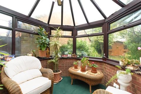4 Clayworth Close, Sidcup, DA15 9HJ