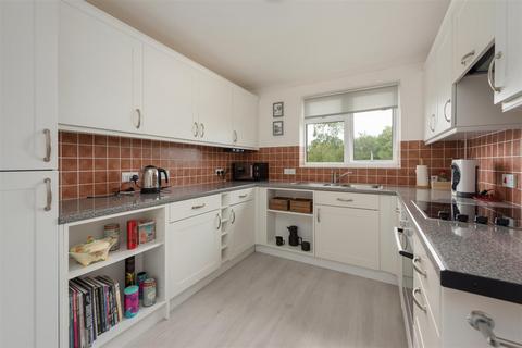 2 bedroom apartment for sale, Tankerton Road, Whitstable