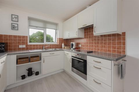 2 bedroom apartment for sale, Tankerton Road, Whitstable