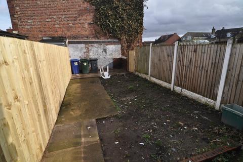 2 bedroom terraced house to rent, Hallgate, Mexborough