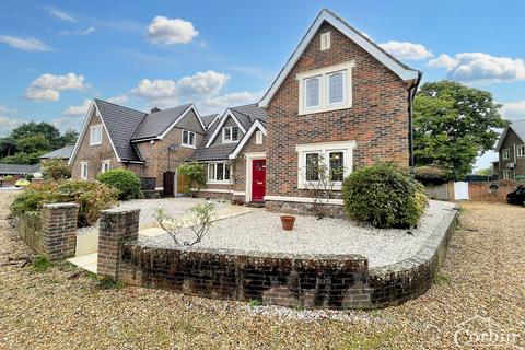 4 bedroom chalet for sale, Silverwood Close, Wimborne, Dorset