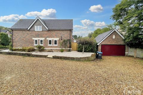 4 bedroom chalet for sale, Silverwood Close, Wimborne, Dorset