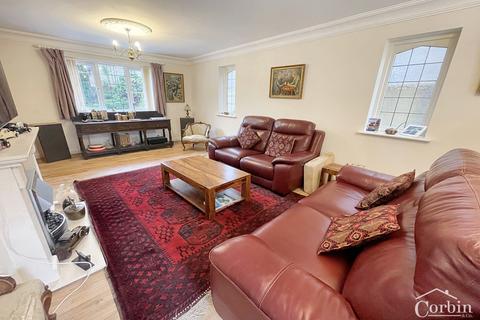 4 bedroom chalet for sale, Silverwood Close, Wimborne, Dorset