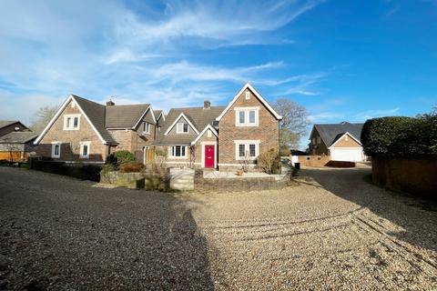 4 bedroom chalet for sale, Silverwood Close, Wimborne, Dorset