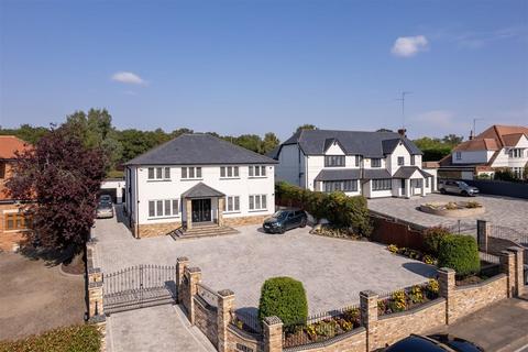 4 bedroom detached house for sale, Middle Street, Nazeing, Essex