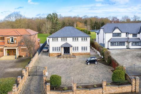 4 bedroom detached house for sale, Middle Street, Nazeing, Essex