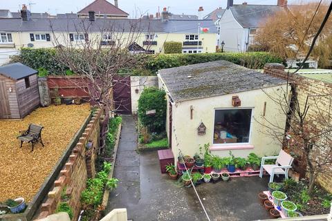 2 bedroom flat for sale, 2B BLUNDELL AVENUE, PORTHCAWL, CF36 3YY