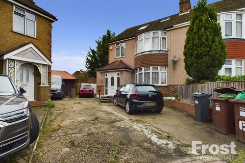 4 bedroom semi-detached house to rent, Salisbury Road, Feltham, TW13