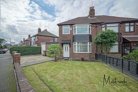 3 bedroom semi-detached house to rent, Kensington Drive, Salford, M5