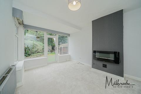 3 bedroom semi-detached house to rent, Kensington Drive, Salford, M5