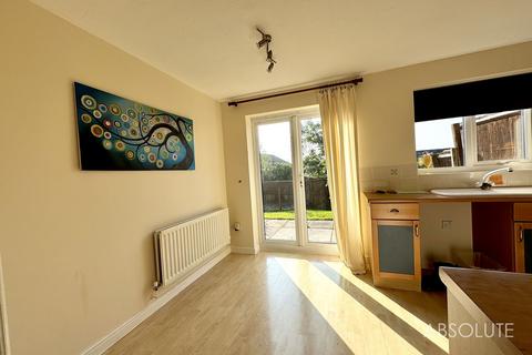 4 bedroom end of terrace house to rent, Woburn Close, Paignton, TQ3