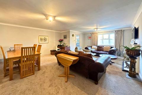 2 bedroom retirement property for sale, 1 Wortley Road, Highcliffe, Dorset. BH23 5DR