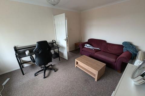 2 bedroom maisonette to rent, Redver Gardens, Newport