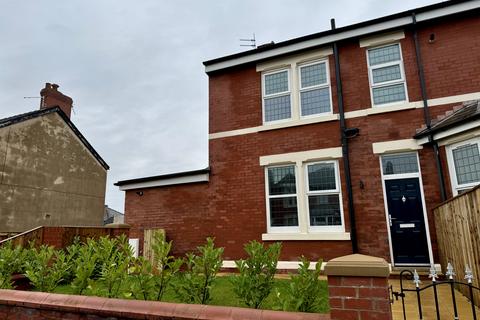 3 bedroom end of terrace house for sale, Waterloo Road, Blackpool FY4