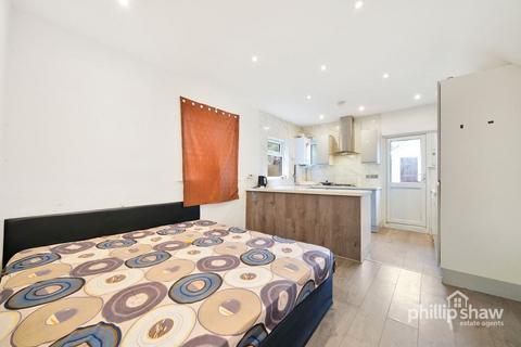 89 Rosslyn Crescent, Harrow, HA1 2SA