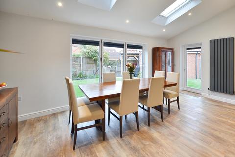 25 Buttercup Drive, Bourne, PE10 0PZ