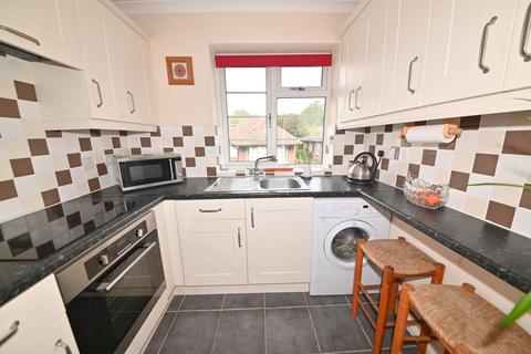 43 Belmont Road, Twickenham, TW2 5DA